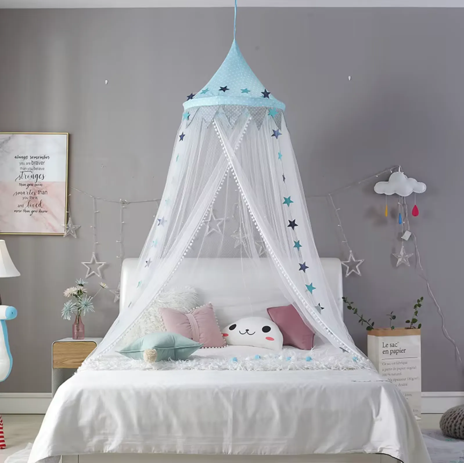 Dome mosquito net for girls'/boys' beds, available in pink or blue.