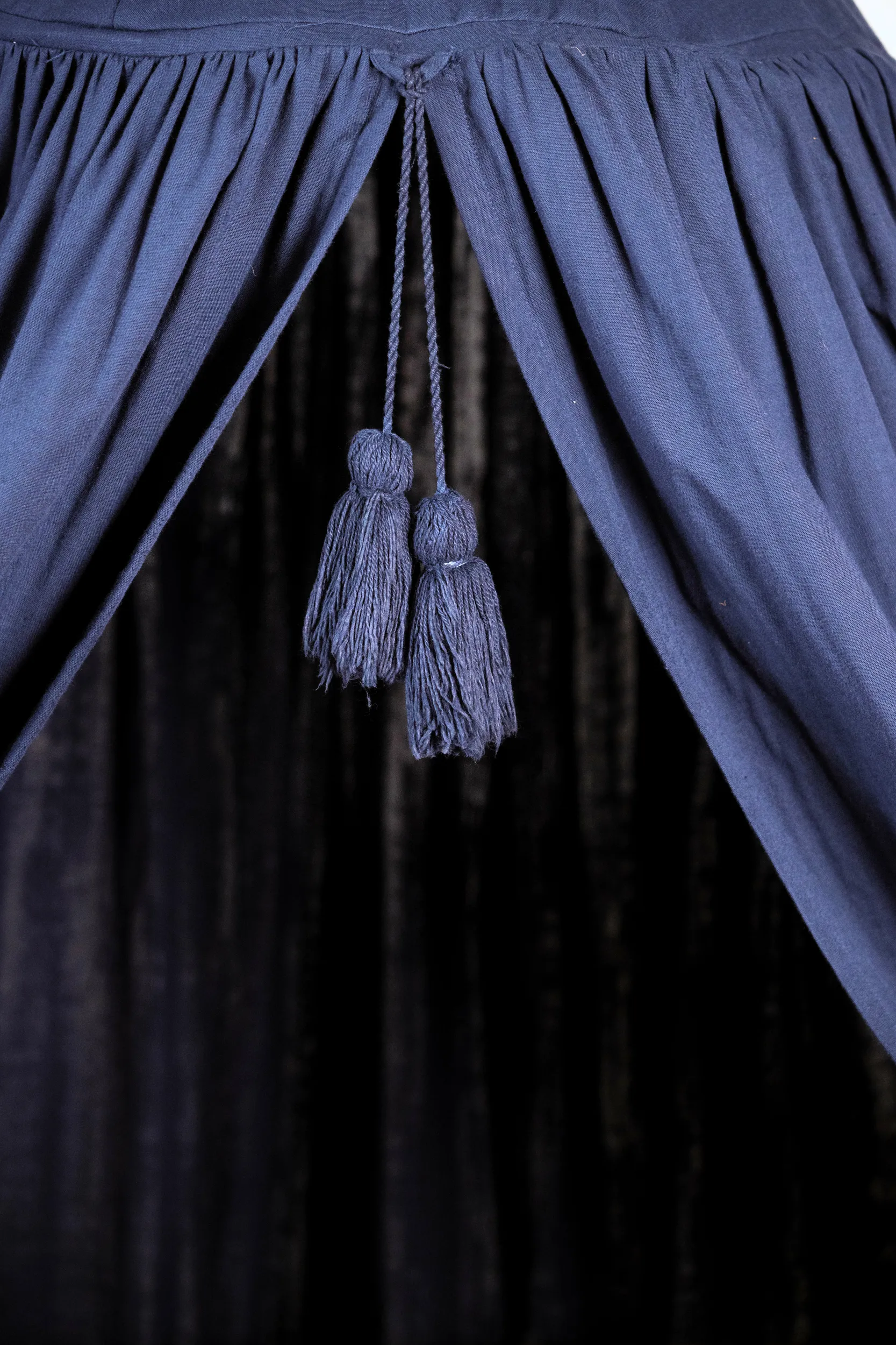 Bed canopy | double organic cotton muslin | L'Infini pompons - Image 2