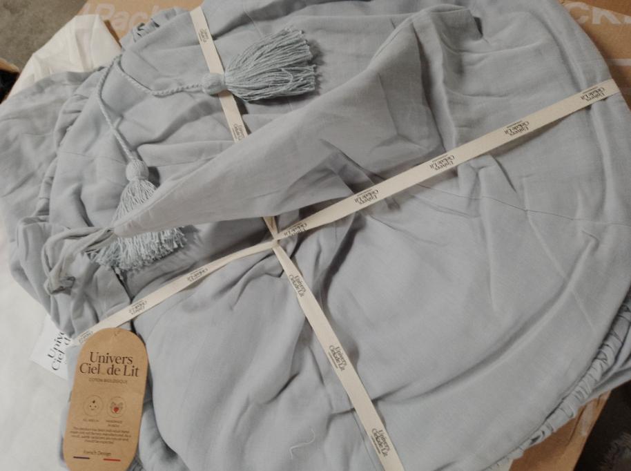 Canopy bed | double organic cotton muslin | The Pom-Pom Cloud - Image 3